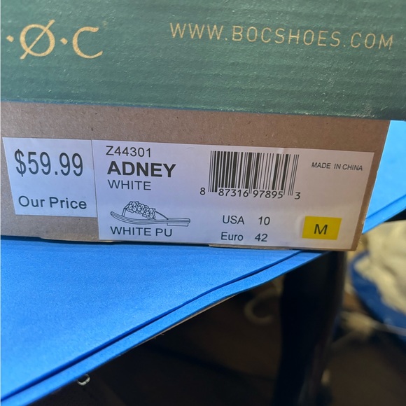 b.o.c. Adney White Sandals, Size 10 M - Picture 8 of 9